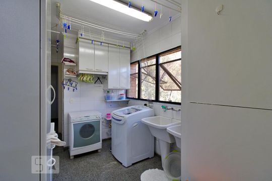 Área de Serviço de apartamento para alugar com 4 quartos, 197m² em Vila Andrade, São Paulo