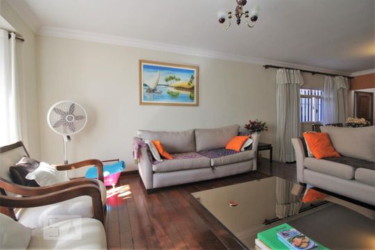 Sala de casa à venda com 4 quartos, 205m² em Lar São Paulo, São Paulo
