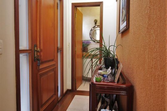 Detalhe da entrada de casa à venda com 4 quartos, 205m² em Lar São Paulo, São Paulo