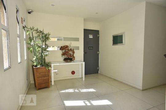Hall de Entrada de apartamento à venda com 3 quartos, 74m² em Taquara, Rio de Janeiro