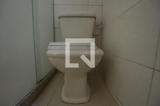 Banheiro de apartamento para alugar com 2 quartos, 71m² em Vila da Penha, Rio de Janeiro
