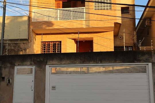 Fachada de casa à venda com 4 quartos, 385m² em Jardim Colombo, São Paulo