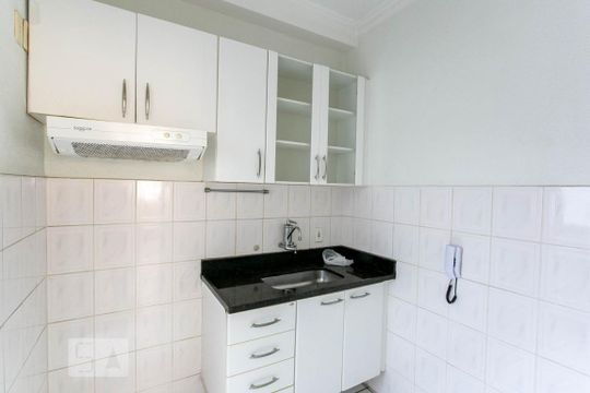 Cozinha de apartamento à venda com 2 quartos, 62m² em Planalto, Belo Horizonte