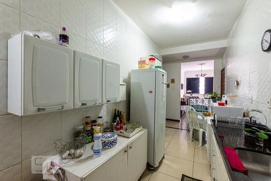 Cozinha de apartamento para alugar com 2 quartos, 82m² em Icaraí, Niterói