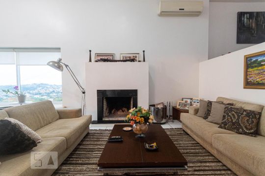 Sala de Estar de casa à venda com 4 quartos, 450m² em Nonoai, Porto Alegre
