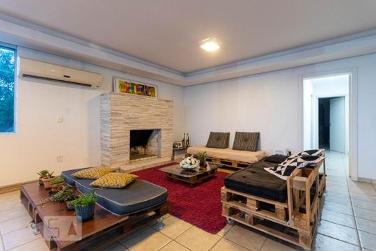 Salão de Festas de casa à venda com 4 quartos, 450m² em Nonoai, Porto Alegre