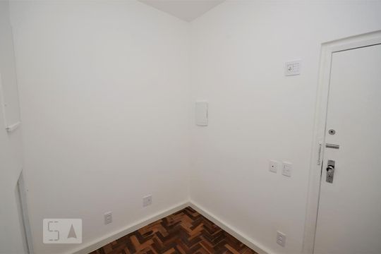 Sala de apartamento à venda com 1 quarto, 30m² em Humaitá, Rio de Janeiro