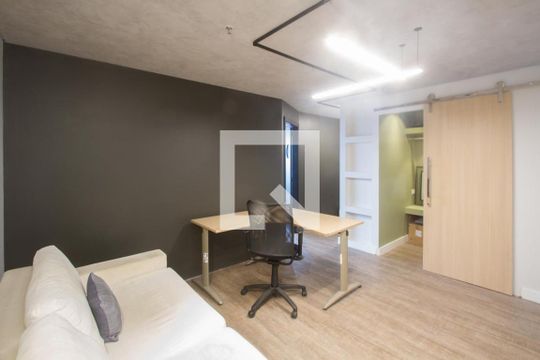 Sala/Quarto de kitnet/studio para alugar com 1 quarto, 41m² em Santo Amaro, São Paulo