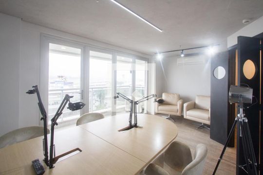 Sala de kitnet/studio para alugar com 1 quarto, 41m² em Santo Amaro, São Paulo