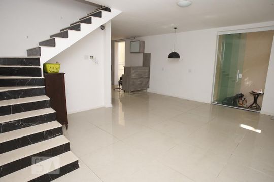 Casa para alugar com 2 quartos, 160m² em Grajau, Rio de Janeiro