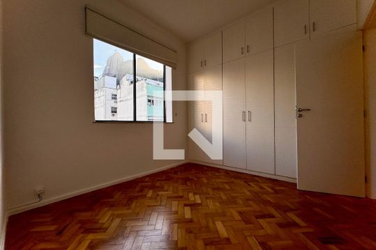 Quarto de apartamento para alugar com 2 quartos, 80m² em Botafogo, Rio de Janeiro