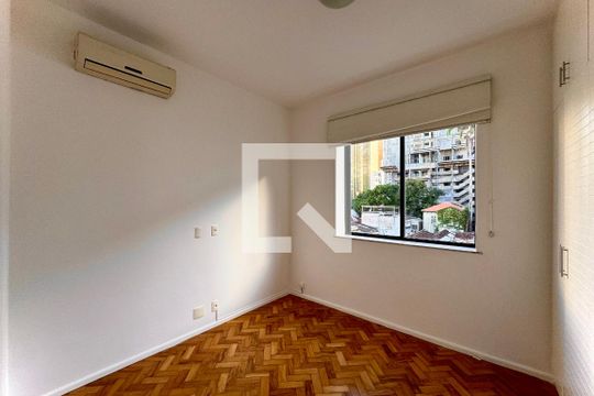 Quarto de apartamento para alugar com 2 quartos, 80m² em Botafogo, Rio de Janeiro