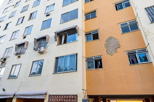 Fachada de apartamento à venda com 2 quartos, 60m² em Ingá, Niterói