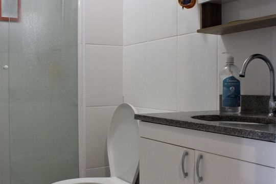 Banheiro de apartamento à venda com 1 quarto, 33m² em Barra Funda, São Paulo