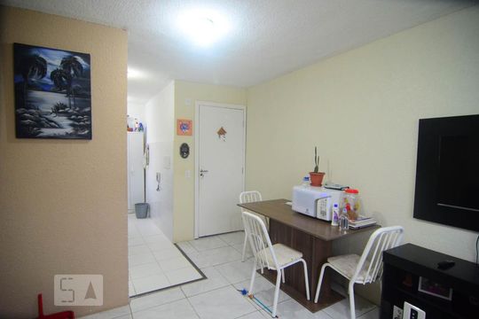 Sala de apartamento à venda com 2 quartos, 40m² em Mato Grande, Canoas