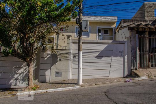 Fachada de casa à venda com 2 quartos, 105m² em Vila Pita, São Paulo