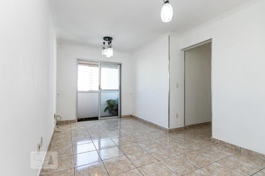 Apartamento à venda com 2 quartos, 74m² em Vila Taquari, São Paulo