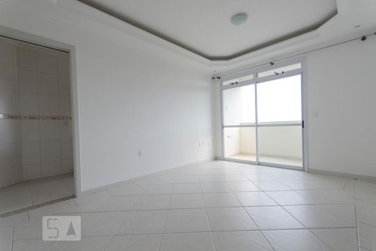 Sala de apartamento para alugar com 2 quartos, 50m² em Canasvieiras, Florianópolis