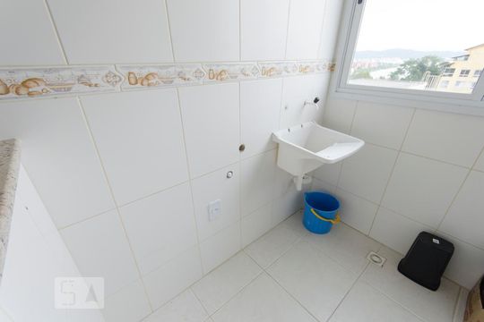Área de Serviço de apartamento para alugar com 2 quartos, 50m² em Canasvieiras, Florianópolis