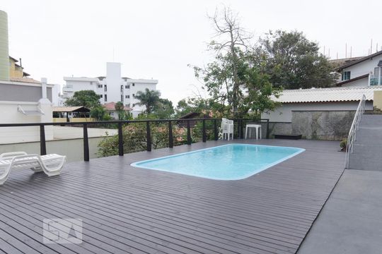 Área comum - Piscina de apartamento para alugar com 2 quartos, 50m² em Canasvieiras, Florianópolis