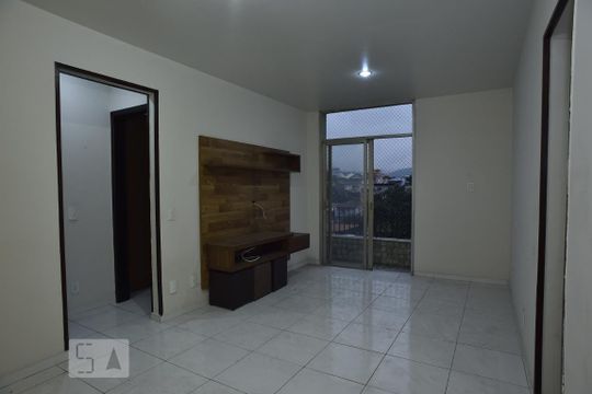 Sala de apartamento para alugar com 2 quartos, 75m² em Tanque, Rio de Janeiro