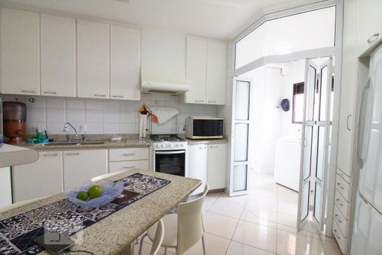 Cozinha de apartamento para alugar com 3 quartos, 155m² em Santana, São Paulo
