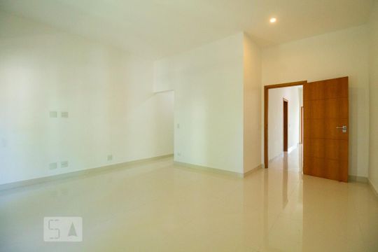 Suíte  de casa à venda com 3 quartos, 250m² em Vila Monumento, São Paulo