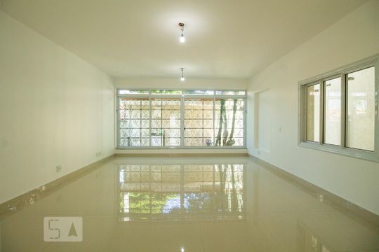 Sala de casa à venda com 3 quartos, 250m² em Vila Monumento, São Paulo