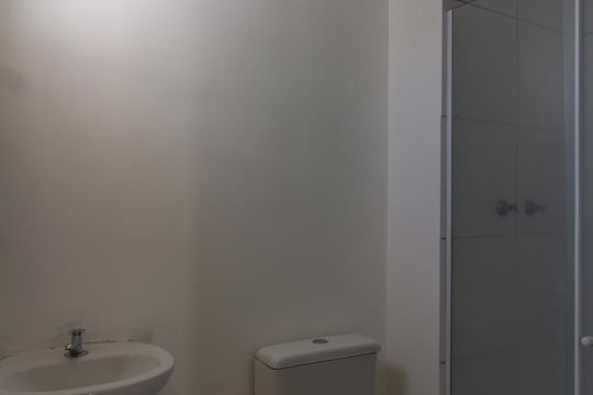 Banheiro de apartamento para alugar com 1 quarto, 31m² em Brás, São Paulo