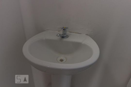 Banheiro de apartamento para alugar com 1 quarto, 31m² em Brás, São Paulo