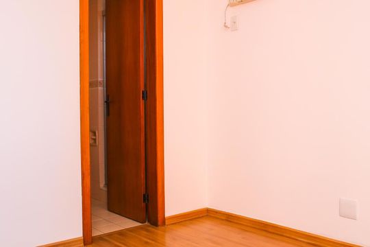 Suíte de apartamento para alugar com 3 quartos, 90m² em Menino Deus, Porto Alegre