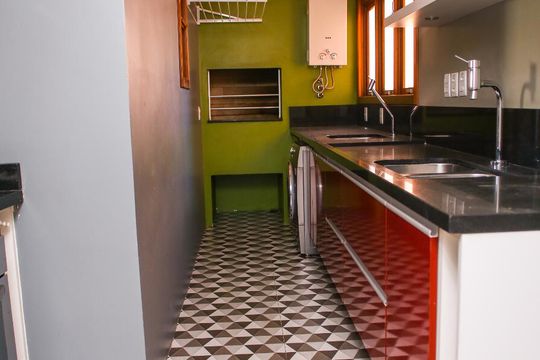 Cozinha de apartamento para alugar com 3 quartos, 90m² em Menino Deus, Porto Alegre