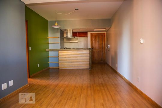 Sala de apartamento para alugar com 3 quartos, 90m² em Menino Deus, Porto Alegre