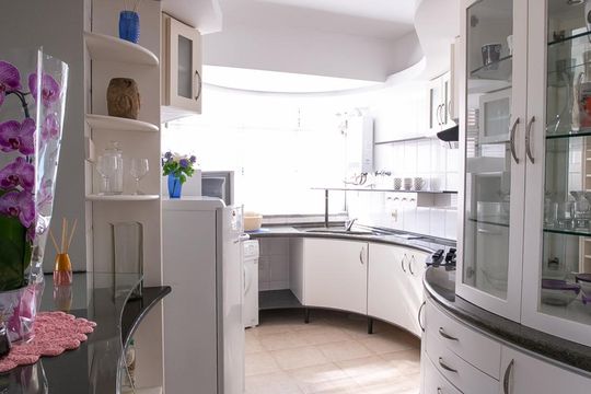 Cozinha de apartamento para alugar com 1 quarto, 80m² em Cristal, Porto Alegre