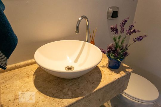 Banheiro - Torneira de apartamento para alugar com 1 quarto, 80m² em Cristal, Porto Alegre