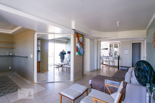 Sala de apartamento para alugar com 1 quarto, 80m² em Cristal, Porto Alegre