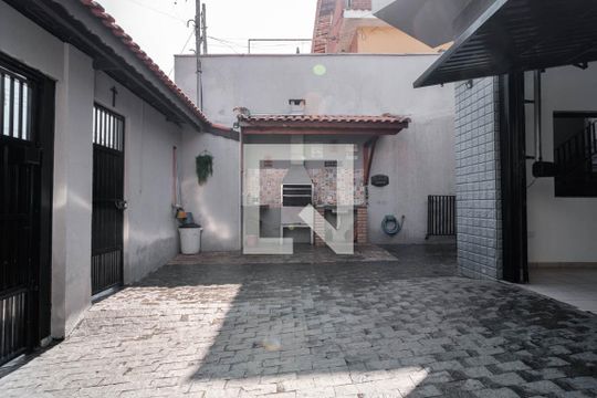 Casa à venda com 3 quartos, 210m² em Jardim Fernandes, São Paulo