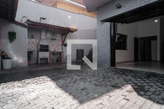 Casa à venda com 3 quartos, 210m² em Jardim Fernandes, São Paulo