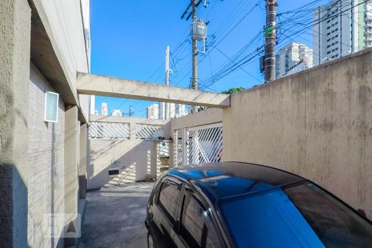 Garagem de casa à venda com 4 quartos, 150m² em Bosque da Saúde, São Paulo