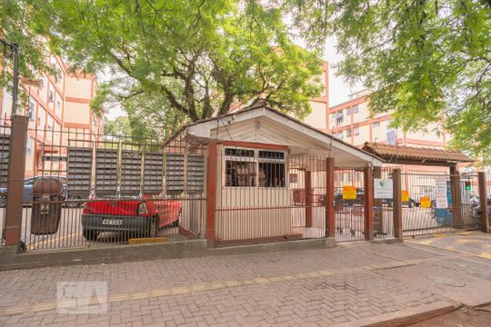 Fachada de apartamento à venda com 3 quartos, 67m² em Camaquã, Porto Alegre