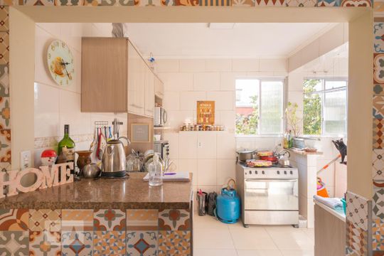 Cozinha de apartamento à venda com 3 quartos, 67m² em Camaquã, Porto Alegre