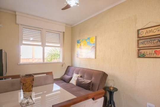 Apartamento à venda com 3 quartos, 67m² em Camaquã, Porto Alegre