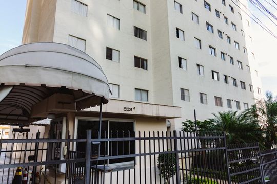 Fachada de apartamento à venda com 2 quartos, 50m² em Chora Menino, São Paulo