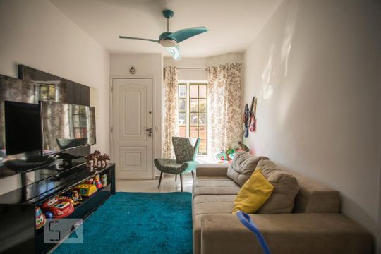 Sala de Estar de casa de condomínio à venda com 3 quartos, 130m² em Jardim Oriental, São Paulo