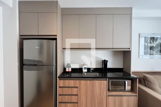 Cozinha de kitnet/studio para alugar com 1 quarto, 33m² em Pinheiros, São Paulo