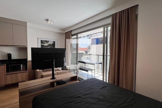 Quarto  de kitnet/studio para alugar com 1 quarto, 33m² em Pinheiros, São Paulo