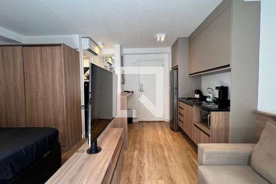 Sala de kitnet/studio para alugar com 1 quarto, 33m² em Pinheiros, São Paulo