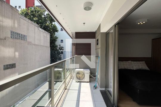 Sacada de kitnet/studio para alugar com 1 quarto, 33m² em Pinheiros, São Paulo