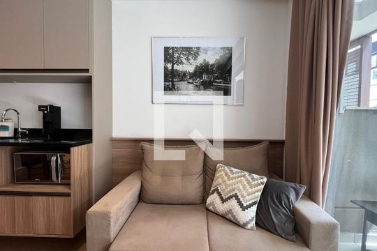 Sala de kitnet/studio para alugar com 1 quarto, 33m² em Pinheiros, São Paulo