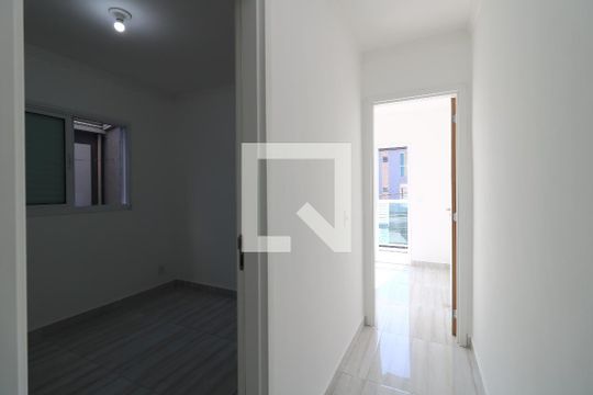 Corredor de apartamento para alugar com 2 quartos, 52m² em Parque Capuava, Santo André
